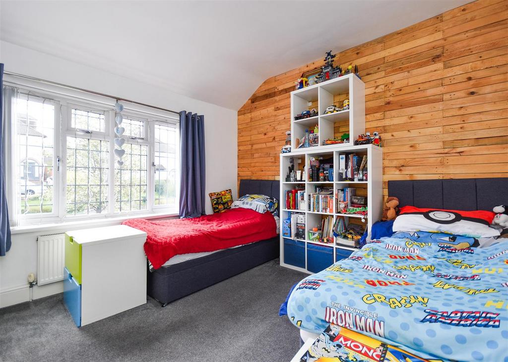 29 Goldthorn Avenue - Bedroom 2.jpg