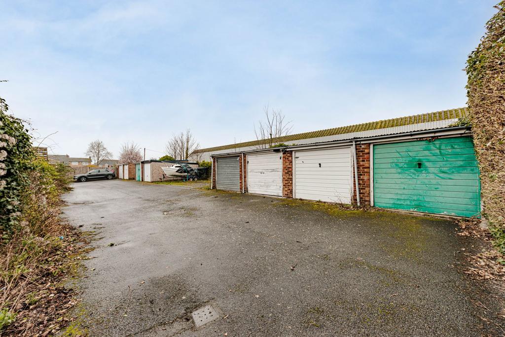 Garage (2)