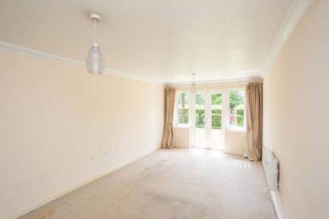 2 bedroom flat to rent, Rushmere Court, HP3, Hemel Hempstead, HP3