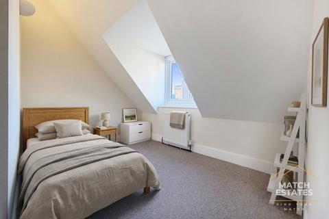2 bedroom apartment for sale, Sandgate Road, Folkestone CT20