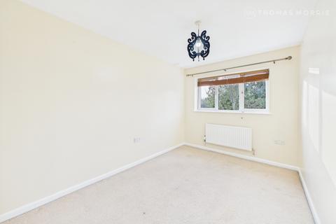 3 bedroom end of terrace house to rent, Dyson Close, Cambridgeshire PE29