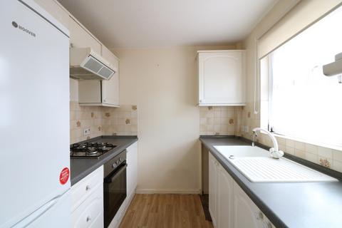 2 bedroom house to rent, Giralda Close, London E16