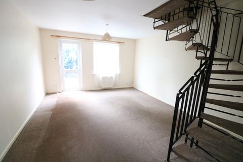 2 bedroom house to rent, Giralda Close, London E16