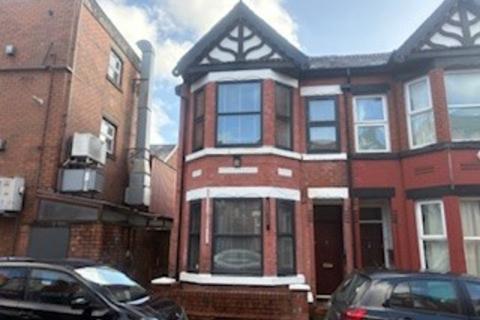 6 bedroom semi-detached house to rent, Cawdor Road, Manchester M14