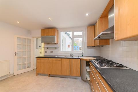 2 bedroom terraced house to rent, FREDERICKS PLACE, NORTH FINCHLEY, N12