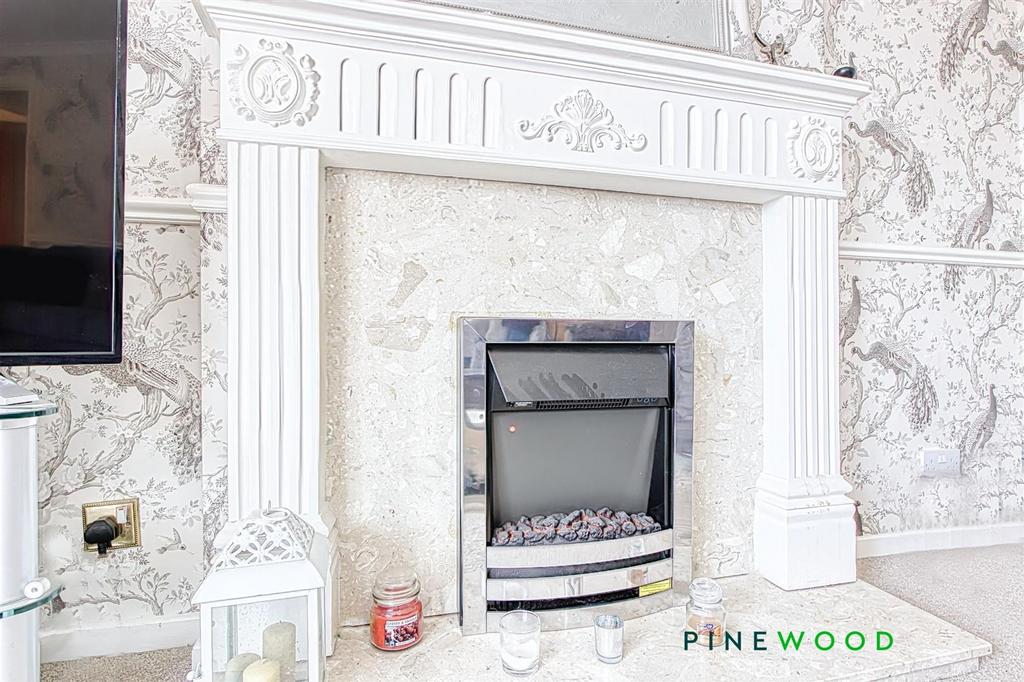 Lounge   fireplace