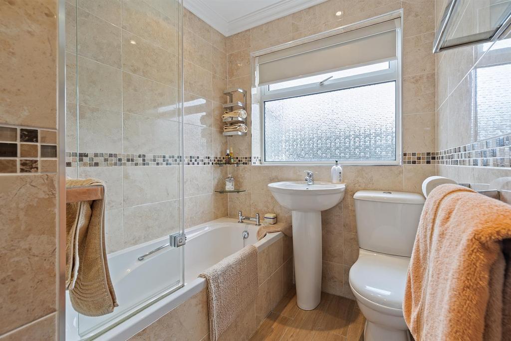 Bramleys Estate Agents - Poplar Avenue - Thongsbri