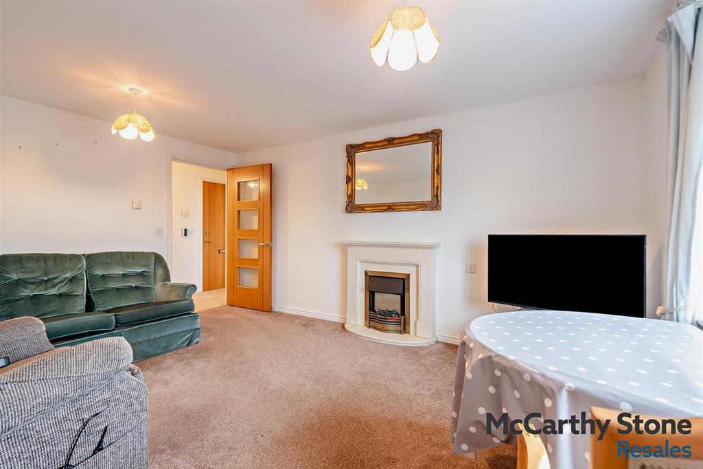 8682048-interior11-800.jpg