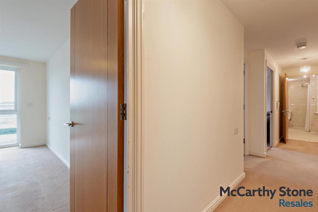8682048-interior04-800.jpg