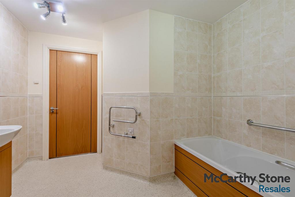 8682048-interior08-800.jpg