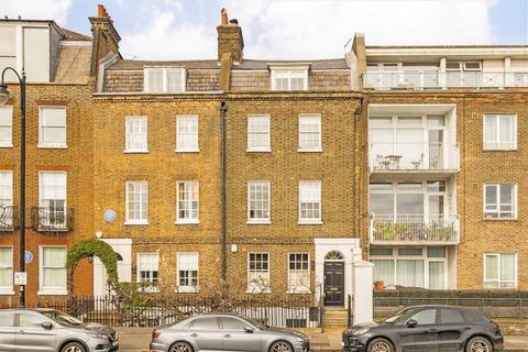 4 bedroom flat to rent, Cheyne Walk, London SW10
