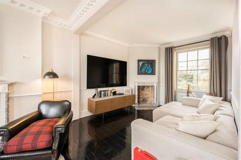 4 bedroom flat to rent, Cheyne Walk, London SW10