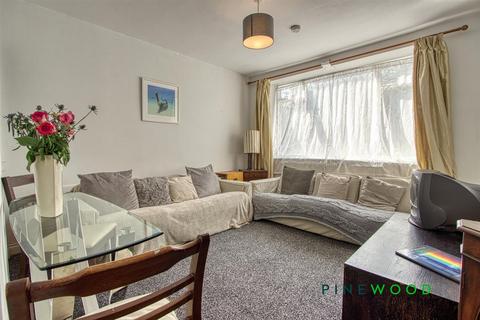 3 bedroom terraced house for sale, Portland Street, Worksop S80