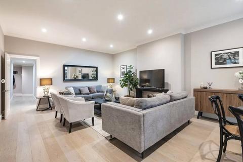 3 bedroom apartment to rent, Fitzjohns Avenue, London NW3