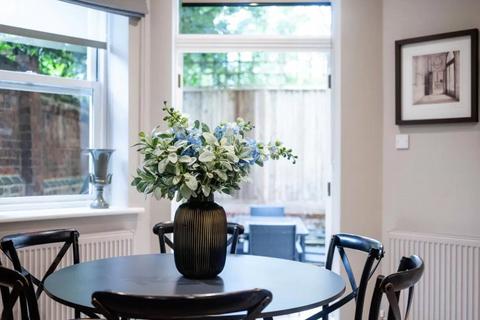 3 bedroom apartment to rent, Fitzjohns Avenue, London NW3