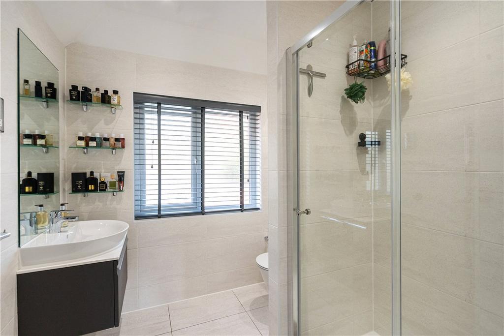Main Ensuite