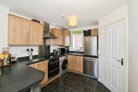 3 bedroom end of terrace house for sale, Bedstone Way, Farcet, Peterborough