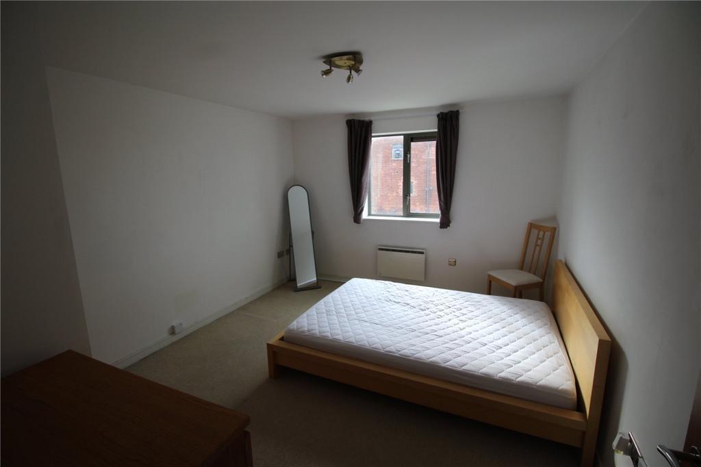 Bedroom 1.jpg