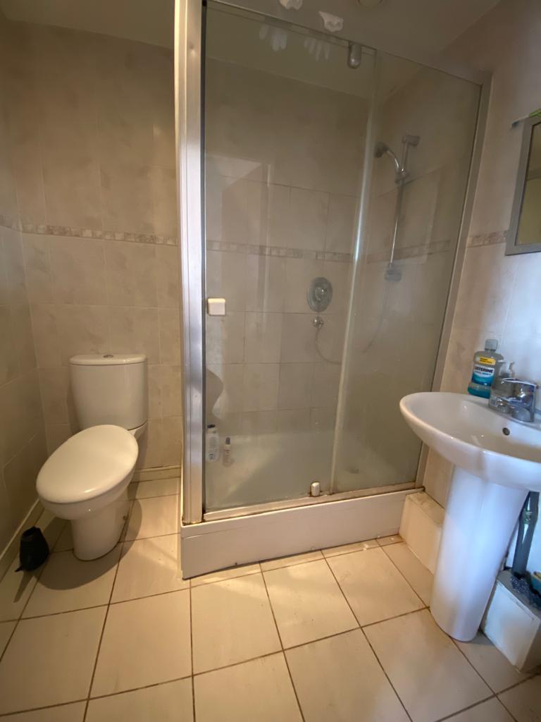 Ensuite.shower room[19272].jpeg