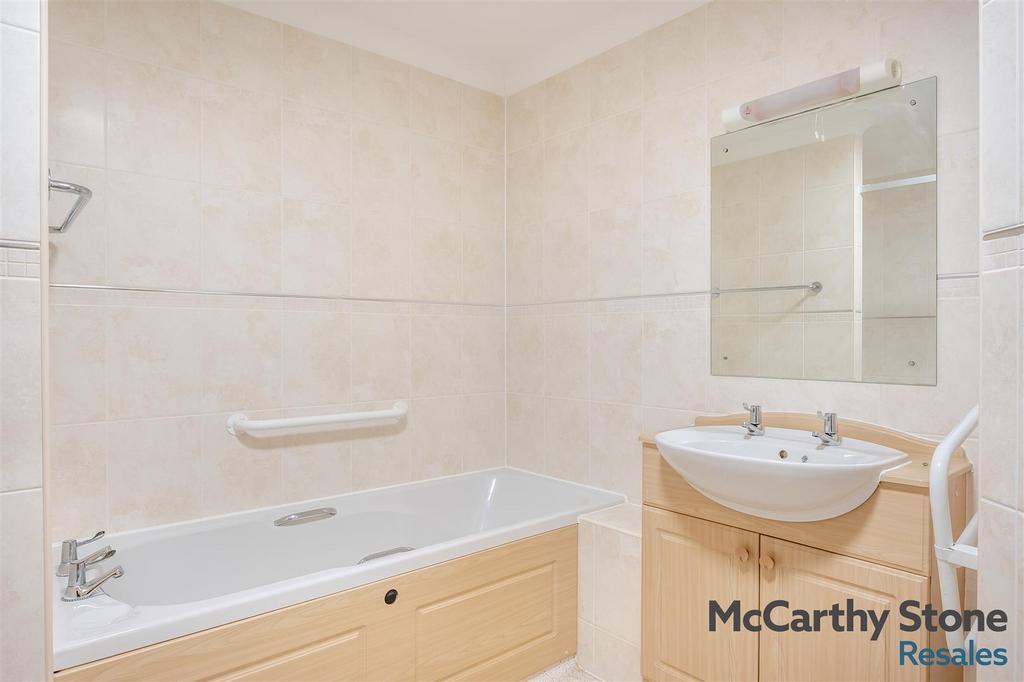 8681492-interior12.jpg