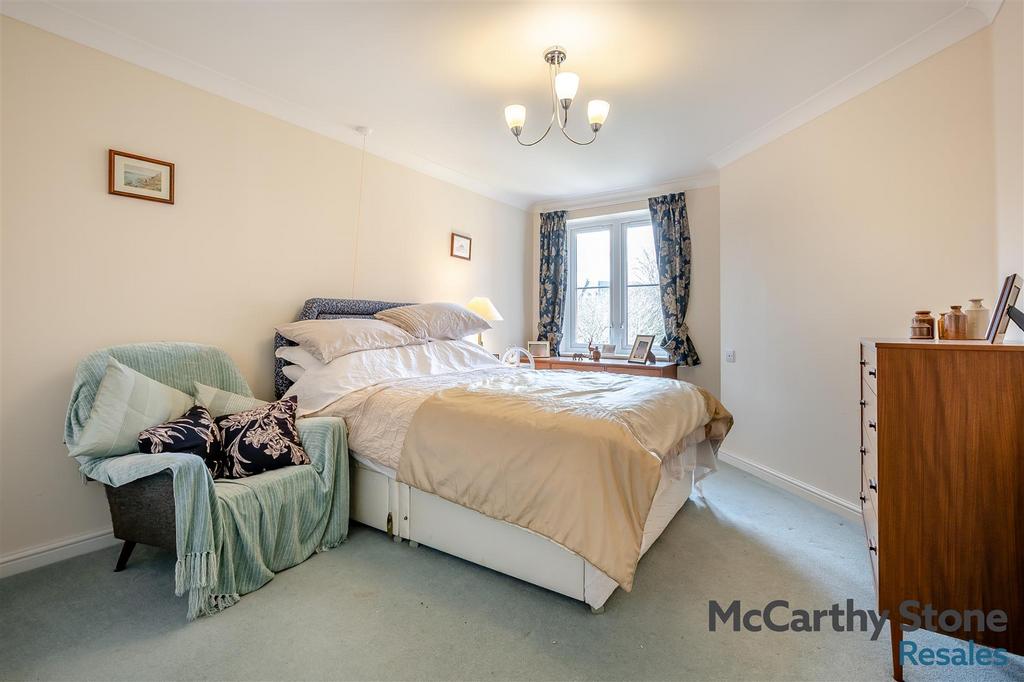 8681492-interior13.jpg
