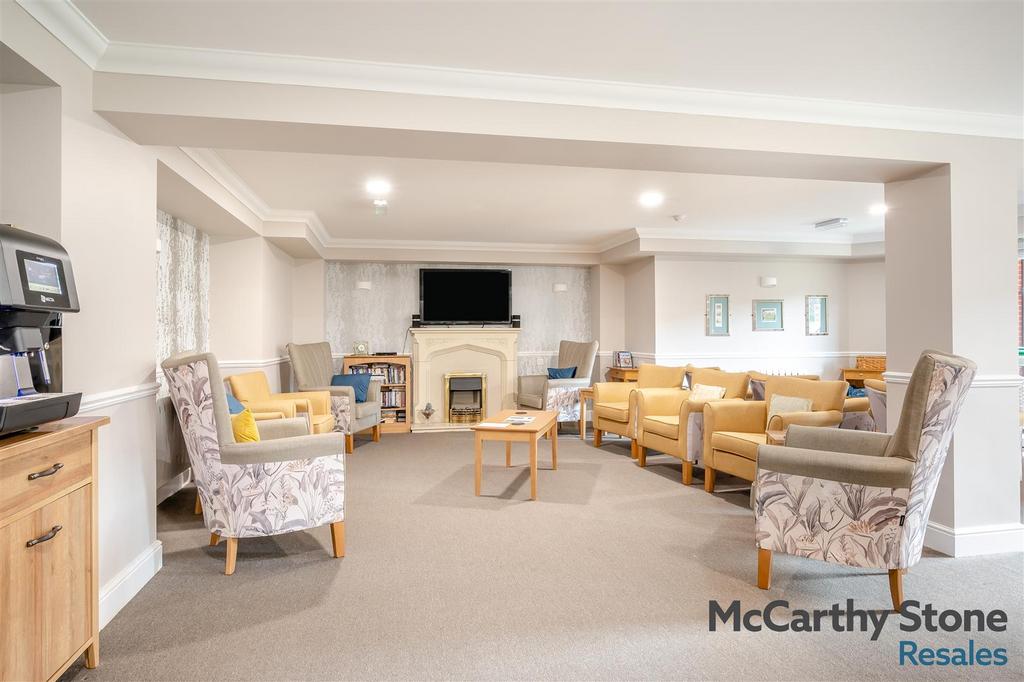 8681492-interior18.jpg