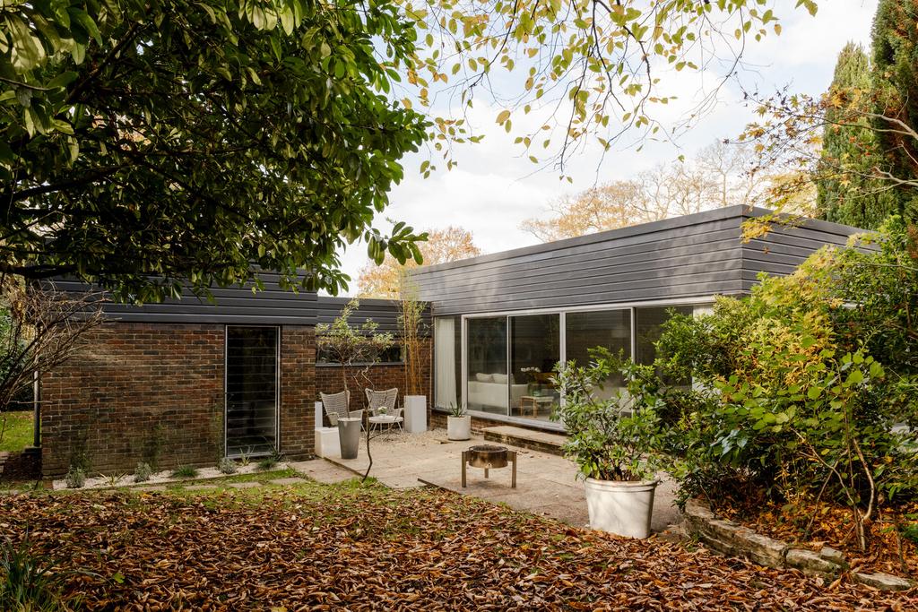 242733 20241112 collingdon court 71 hi res.jpg
