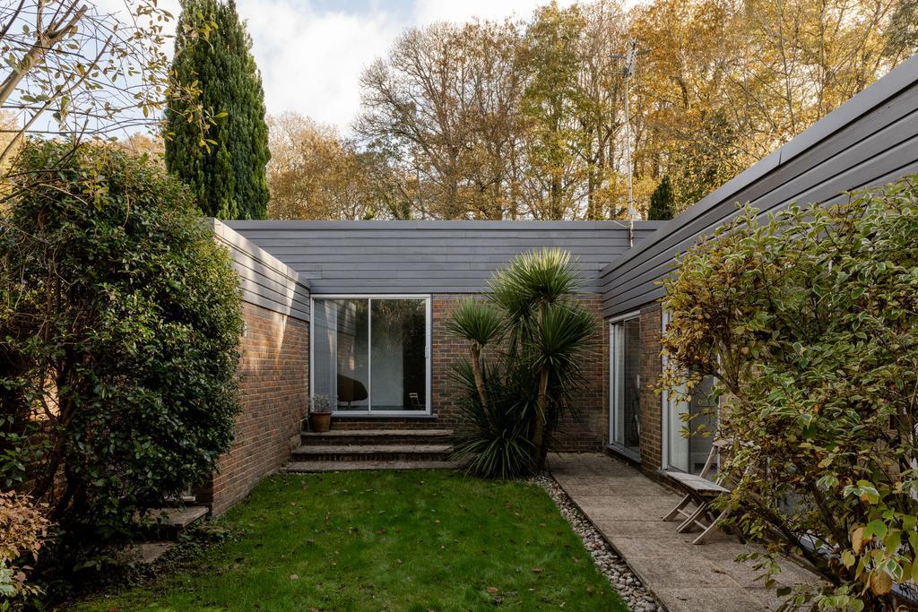 242735 20241112 collingdon court 73 hi res.jpg