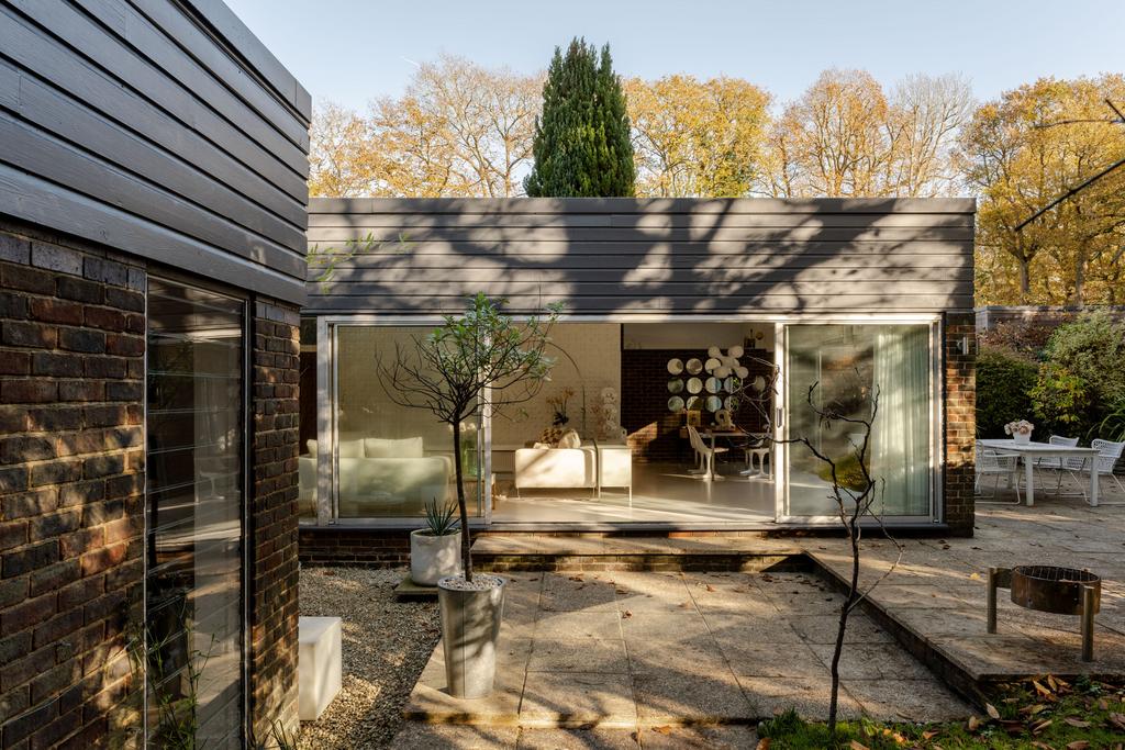 242677 20241112 collingdon court 15 hi res.jpg
