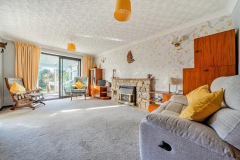 2 bedroom bungalow for sale, Wheatlands Avenue, Hampshire PO11