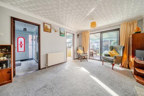 2 bedroom bungalow for sale, Wheatlands Avenue, Hampshire PO11