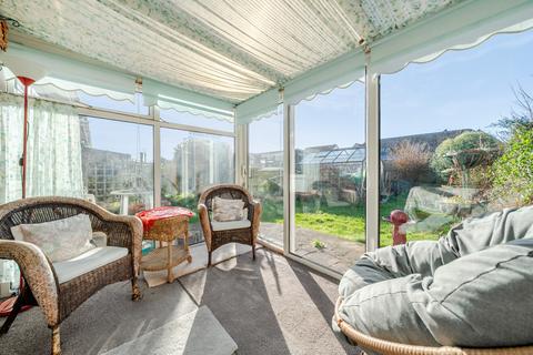 2 bedroom bungalow for sale, Wheatlands Avenue, Hampshire PO11