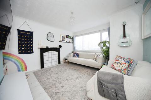 2 bedroom semi-detached house for sale, Whitefield Avenue, Luton
