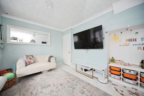 2 bedroom semi-detached house for sale, Whitefield Avenue, Luton