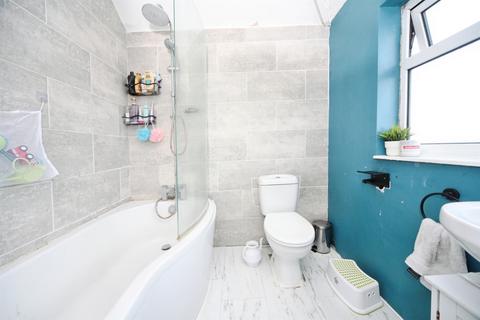 2 bedroom semi-detached house for sale, Whitefield Avenue, Luton