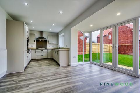 4 bedroom detached house for sale, Whinfell Road, Chesterfield S41