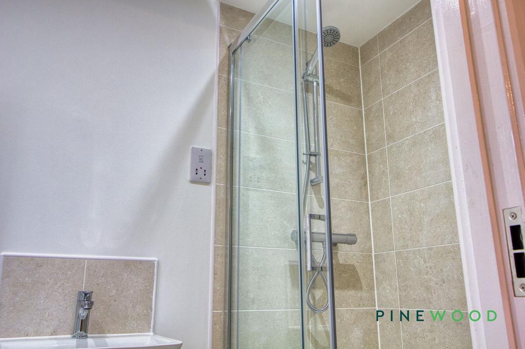 Ensuite (Bedroom 1)