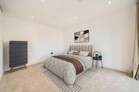 2 bedroom flat to rent, Danvers Avenue, LONDON SW11