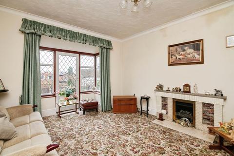 2 bedroom detached bungalow for sale, Knottsall Lane, Oldbury