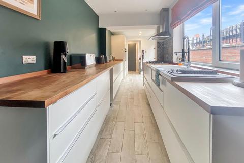 2 bedroom terraced house for sale, Harlaxton Road, Grantham NG31