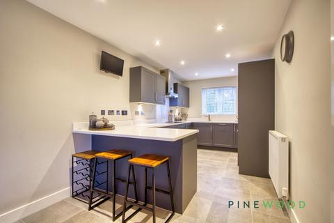 4 bedroom detached house for sale, Settlement Drive, Chesterfield S43