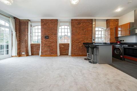 2 bedroom flat for sale, Bourneside Road, Addlestone KT15