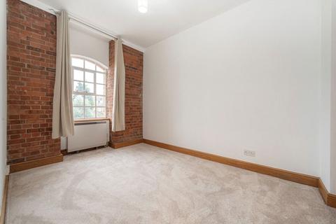 2 bedroom flat for sale, Bourneside Road, Addlestone KT15