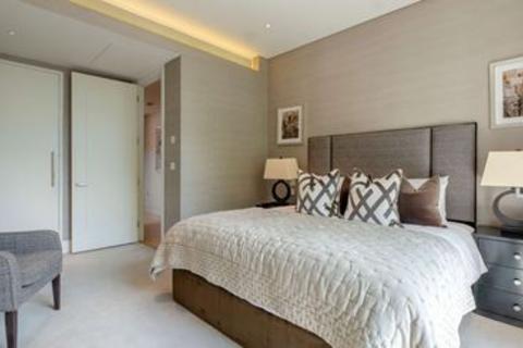 2 bedroom flat to rent, Green Street, W1K