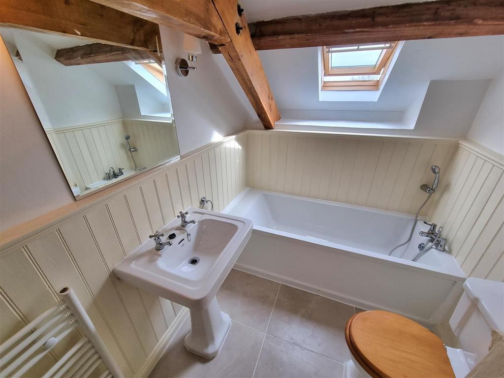 Bathroom.jpg