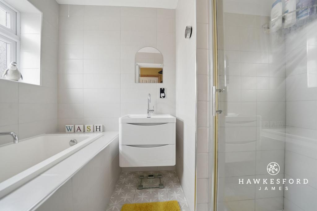 Gayhurst Drive, Sittingbourne - Shower room