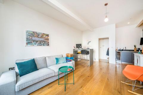 1 bedroom flat to rent, Roach Road, London E3