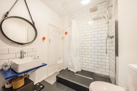 1 bedroom flat to rent, Roach Road, London E3