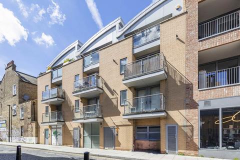 2 bedroom flat to rent, Wadeson Street, London E2