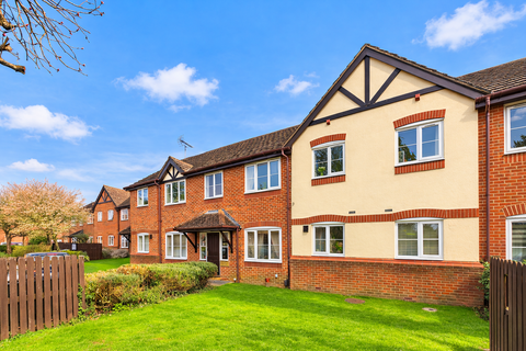 2 bedroom apartment for sale - Vine Tree Court, St. Peters Close, Mill End, Rickmansworth, WD3 8QY